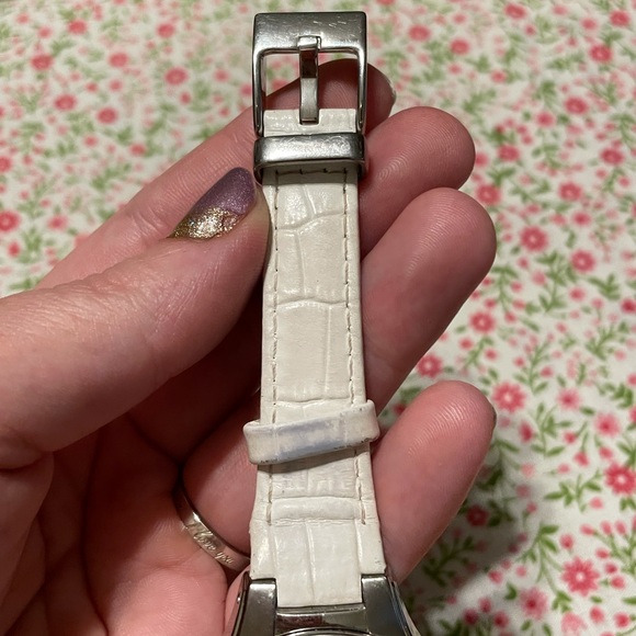 ⏰Y2K Kenneth Cole White Leather Crystal Watch - Picture 4 of 11